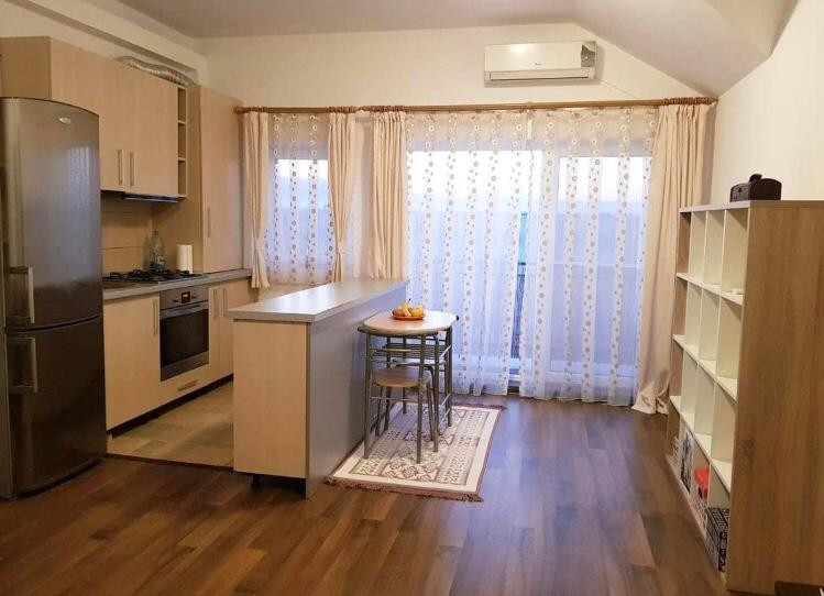 Apartament cu 3 camere