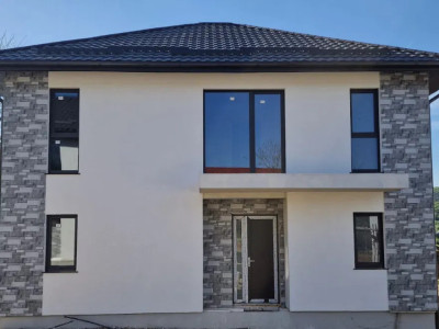 Casa de vanzare, 130 mp,  Luna de Sus 