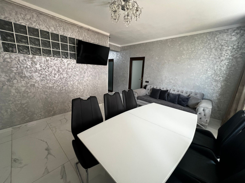 Apartament 3 Camere, 52mp, Garaj, Zona Subcetate