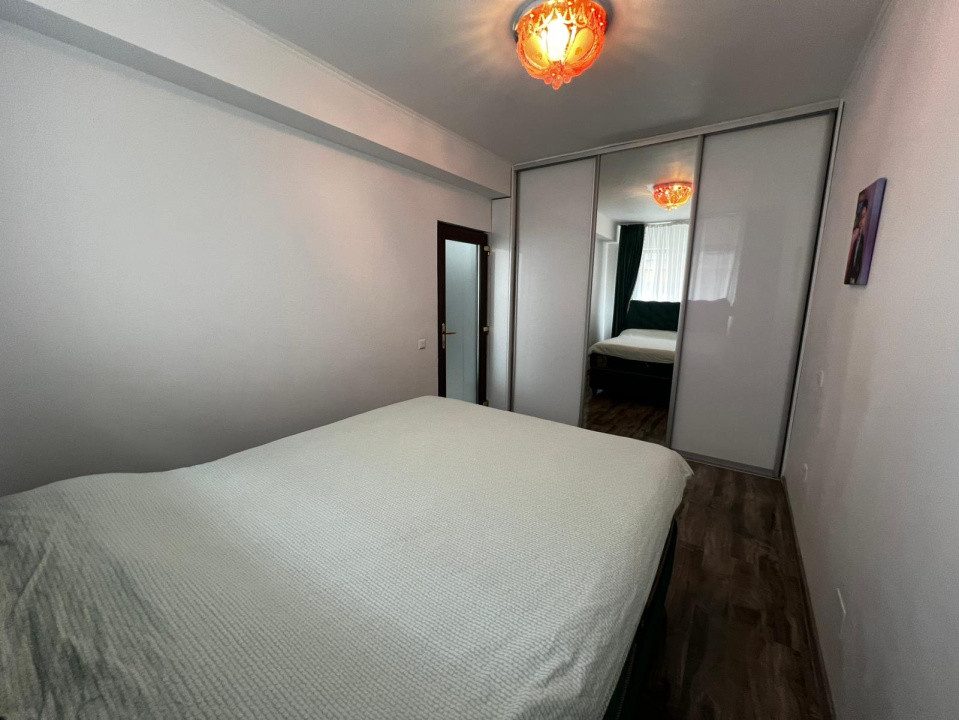 Apartament 3 Camere, 52mp, Garaj, Zona Subcetate