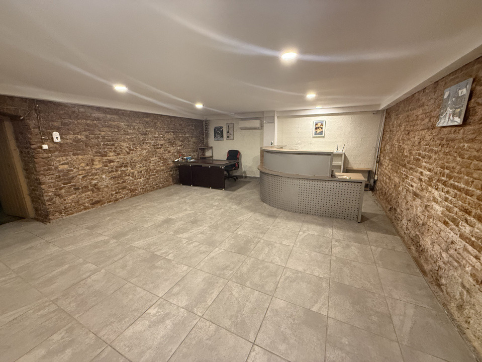Spatiu comercial la subsol, zona Centrala, 207 MP