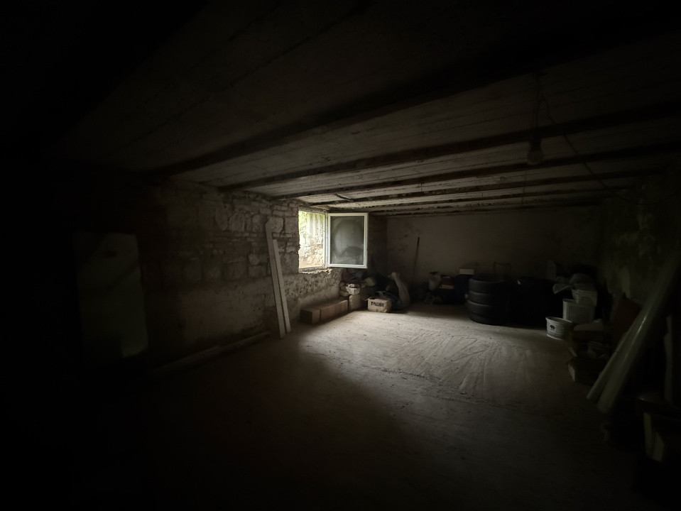 Spatiu comercial la subsol, zona Centrala, 207 MP