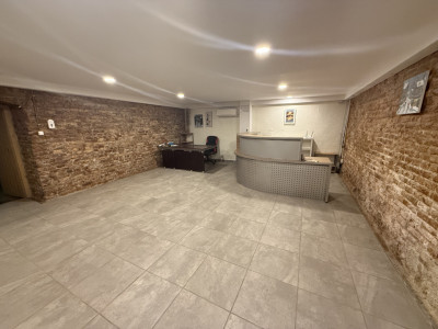 Spatiu comercial la subsol, zona Centrala, 207 MP