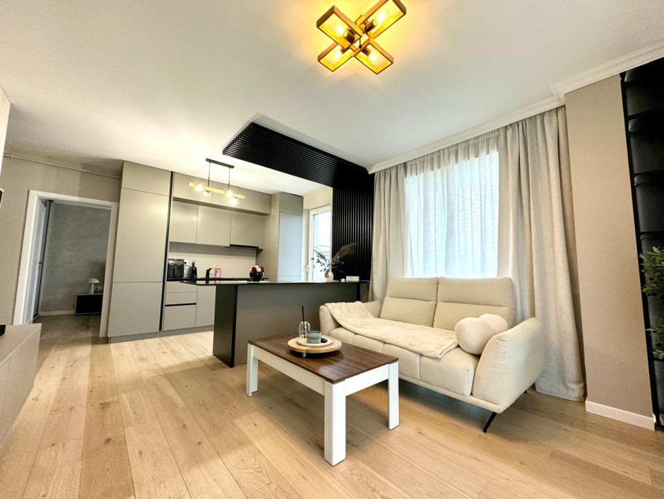 Apartament 3 camere, ultrafinisat, 2 balcoane, parcare, zona FSEGA