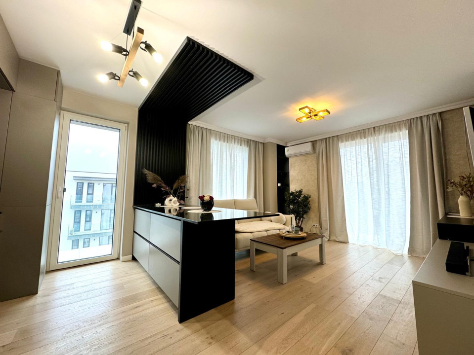 Apartament 3 camere, ultrafinisat, 2 balcoane, parcare, zona FSEGA