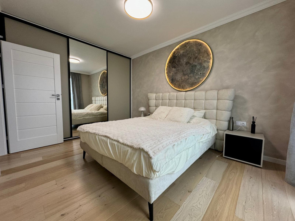 Apartament 3 camere, ultrafinisat, 2 balcoane, parcare, zona FSEGA