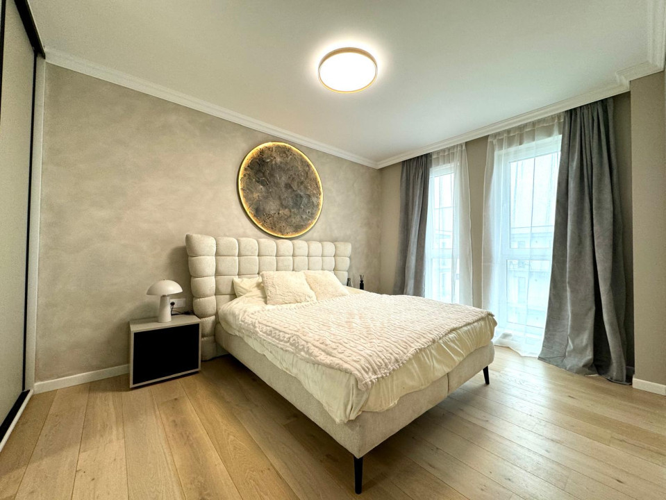 Apartament 3 camere, ultrafinisat, 2 balcoane, parcare, zona FSEGA