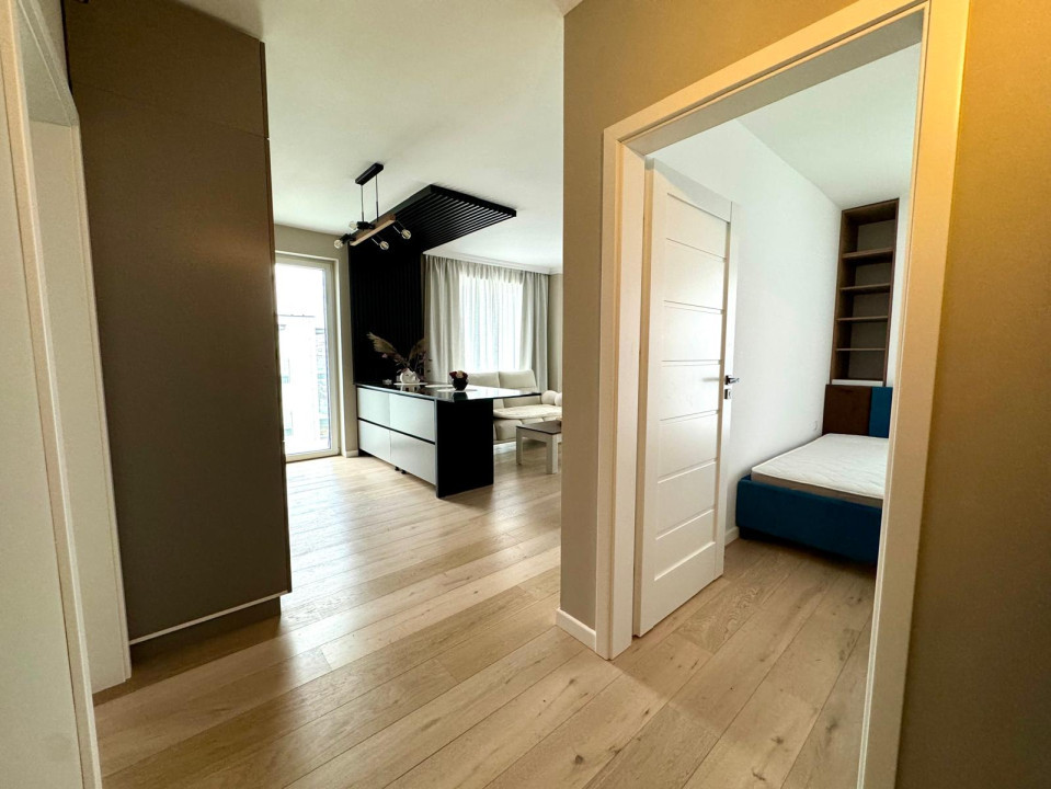 Apartament 3 camere, ultrafinisat, 2 balcoane, parcare, zona FSEGA