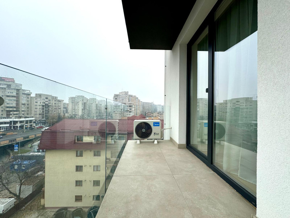 Apartament 3 camere, ultrafinisat, 2 balcoane, parcare, zona FSEGA
