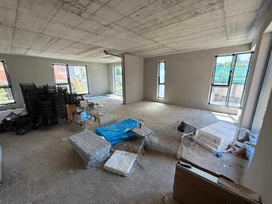 Spatiu comercial 221 mp, inaltime 3m, ideal pentru clinica, cartier Zorilor