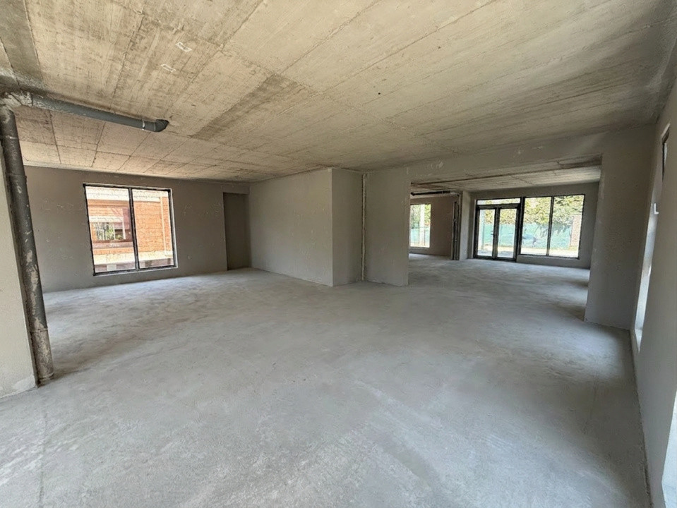 Spatiu comercial 221 mp, inaltime 3m, ideal pentru clinica, cartier Zorilor