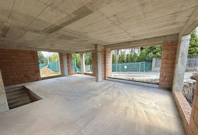 Spatiu comercial 221 mp, pretabil pentru clinica, inaltime 3m, cartier Zorilor