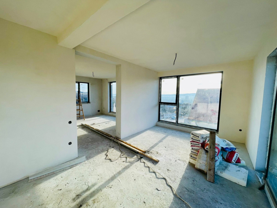 Casă cuplată, 4 camere, 156 mp utili, semifiniasată, cartier Dâmbul Rotund
