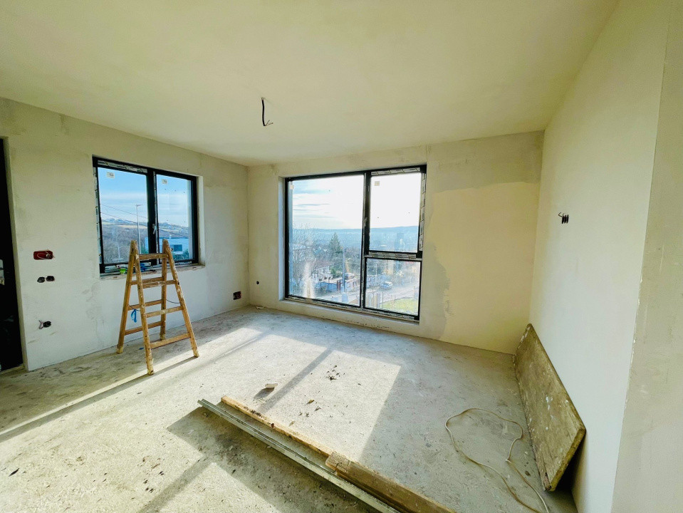 Casă cuplată, 4 camere, 156 mp utili, semifiniasată, cartier Dâmbul Rotund