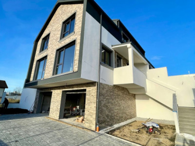 Casă cuplată, 4 camere, 156 mp utili, semifiniasată, cartier Dâmbul Rotund