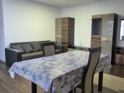 Apartament de 3 camere, garaj, balcon zona Terra