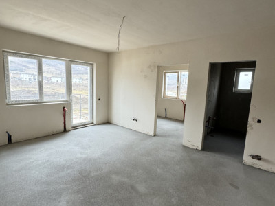 Apartament de 2 camere, 42 mp, semifinisat, zona Sesul de sus