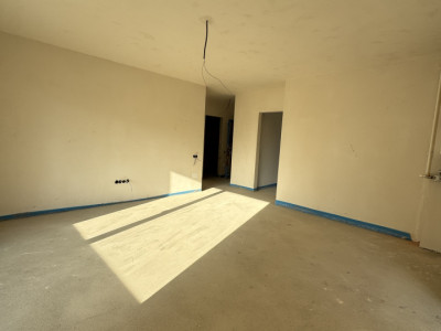 Apartament de 2 camere, 55.47 mp, semifinisat,terasa,Zona Eroilor