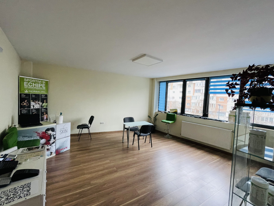 Spatiu comercial, 150 mp utili, zona Platinia Shopping Center