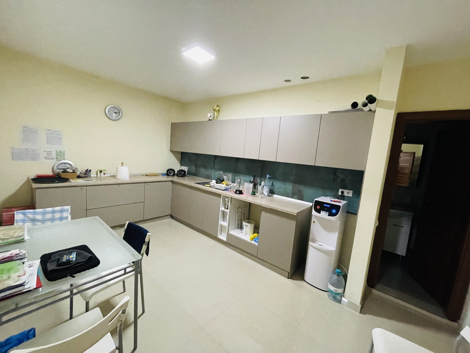 Spatiu comercial, 150 mp utili, zona Platinia Shopping Center