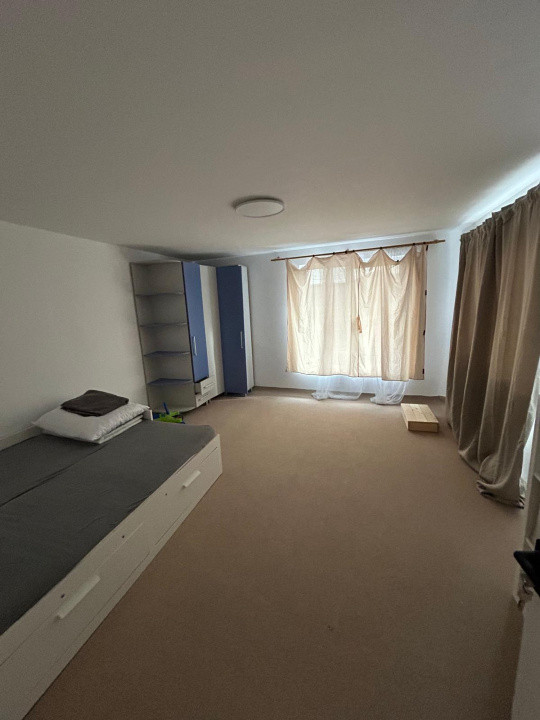 Casa individuala de 4 camere, 150mp, renovata, terasa, curte, garaj, zona Baciu