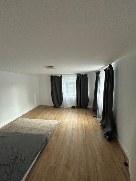 Casa individuala de 4 camere, 150mp, renovata, terasa, curte, garaj, zona Baciu