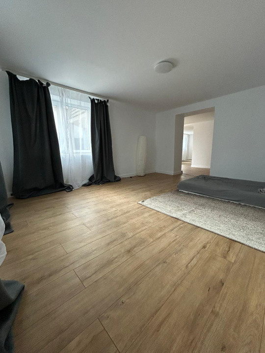 Casa individuala de 4 camere, 150mp, renovata, terasa, curte, garaj, zona Baciu