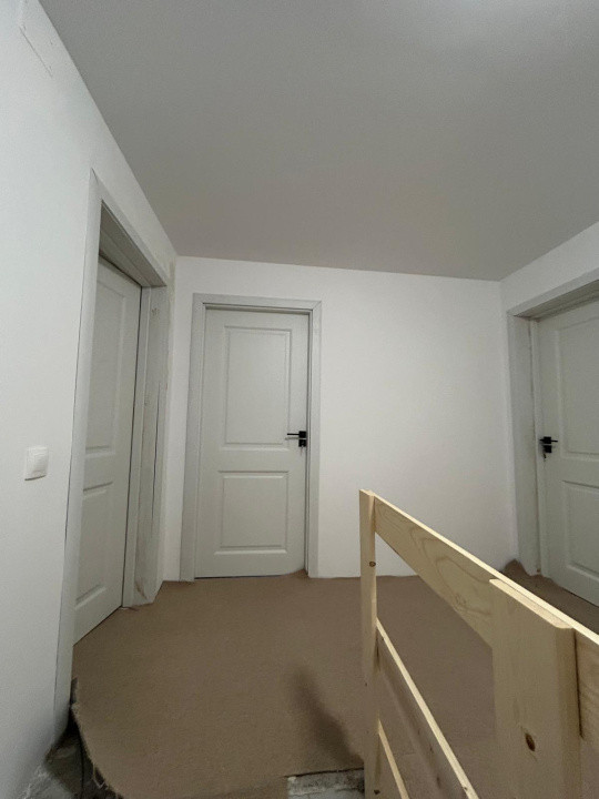 Casa individuala de 4 camere, 150mp, renovata, terasa, curte, garaj, zona Baciu