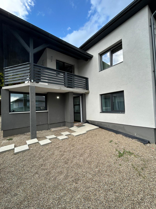 Casa individuala de 4 camere, 150mp, renovata, terasa, curte, garaj, zona Baciu