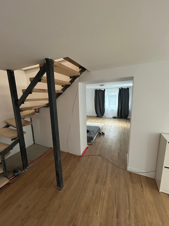 Casa individuala de 4 camere, 150mp, renovata, terasa, curte, garaj, zona Baciu