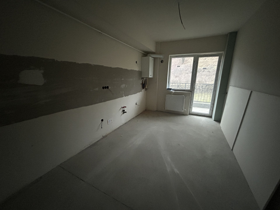 Apartament 3 camere, 63 mp, semidecomandat semifinisat , zona Sesul de sus 