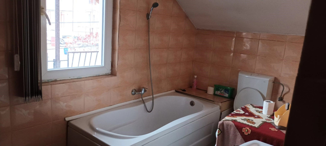 Casa individuala cu 4 camere, in Valea Chintaului, teren 200mp