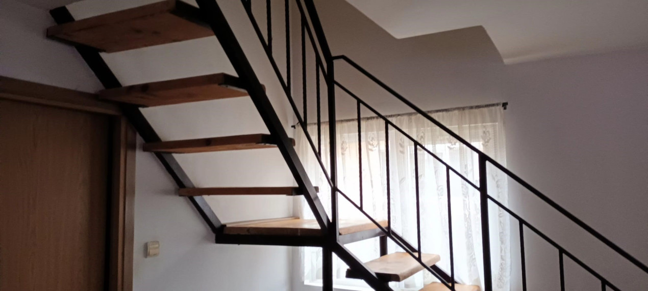 Casa individuala cu 4 camere, in Valea Chintaului, teren 200mp