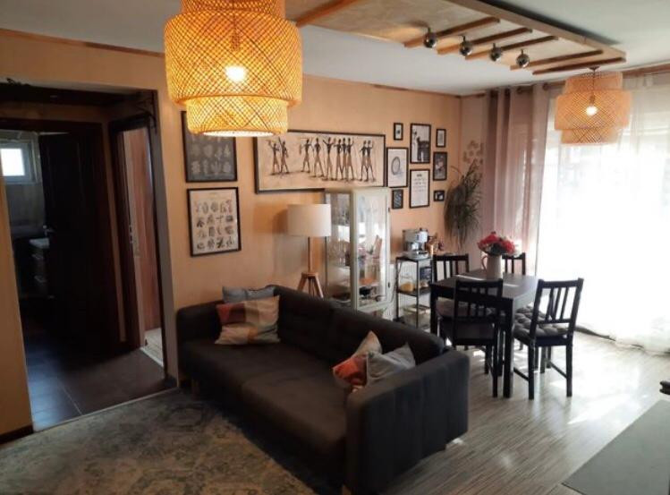 apartament cu 2 camere,2 balcoane si garaj