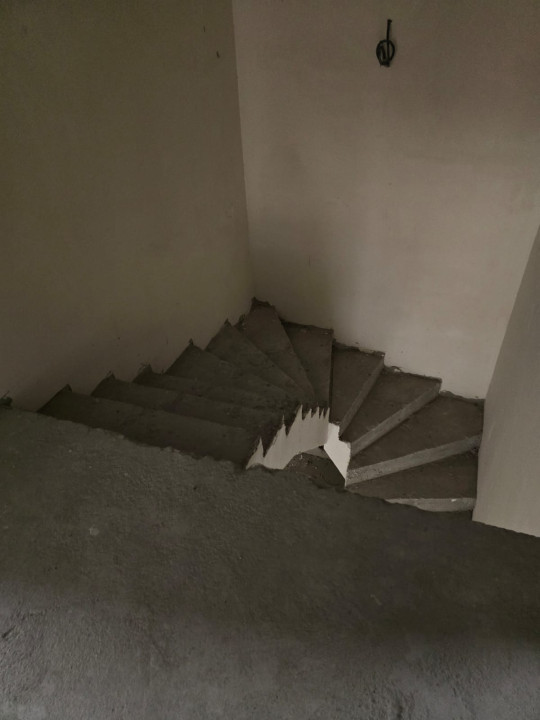 Casa tip duplex cu CF, 5 camere, 120 mp, teren 250 mp, zona Valea Chintaului