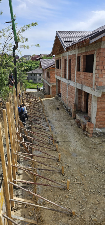 Casa tip duplex, 4 camere, 100 mp, teren 250 mp, Dezmir