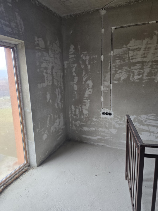 Hotel cu restaurant ,42 camere, teren 5000 mp