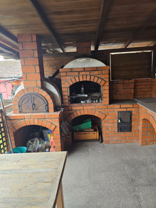 Casa individuala, sauna, terasa cu gril ,7 camere ,  teren 360 mp, Apahida, Cluj