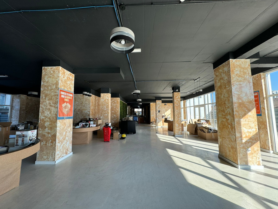 Spațiu comercial cu vitrină, 300 mp utili, zona Dâmbul Rotund