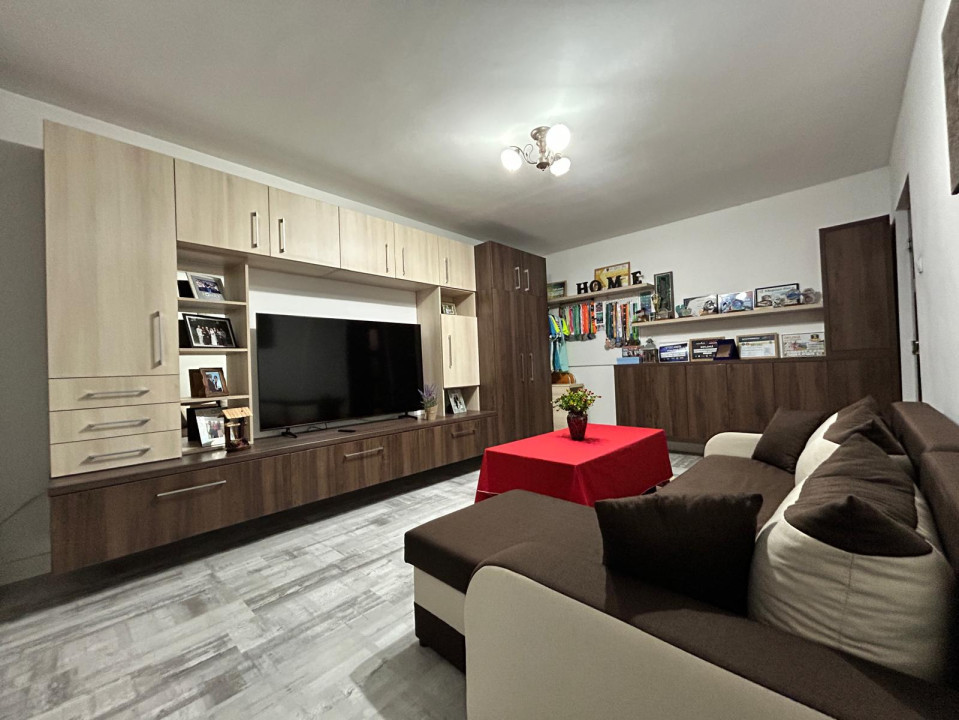 Apartament cu 4 Camere 77mp etaj 1 în Mărăști 