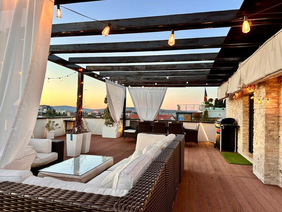Apartament tip Penthouse,200 mp utili,Terasa,Ultramodern,Zona Buna Ziua