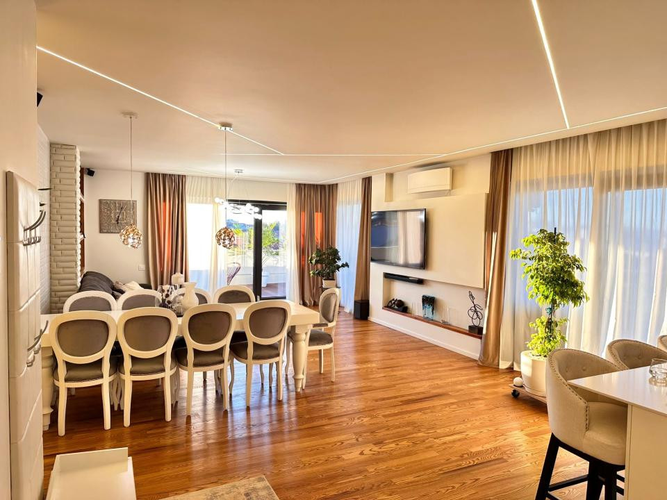 Apartament tip Penthouse,200 mp utili,Terasa,Ultramodern,Zona Buna Ziua
