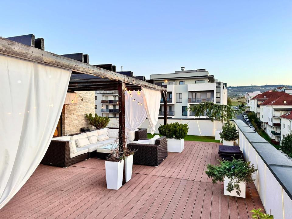 Apartament tip Penthouse,200 mp utili,Terasa,Ultramodern,Zona Buna Ziua