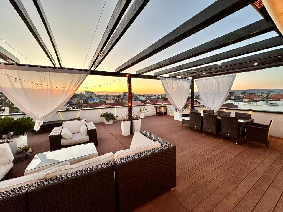 Apartament tip Penthouse,200 mp utili,Terasa,Ultramodern,Zona Buna Ziua