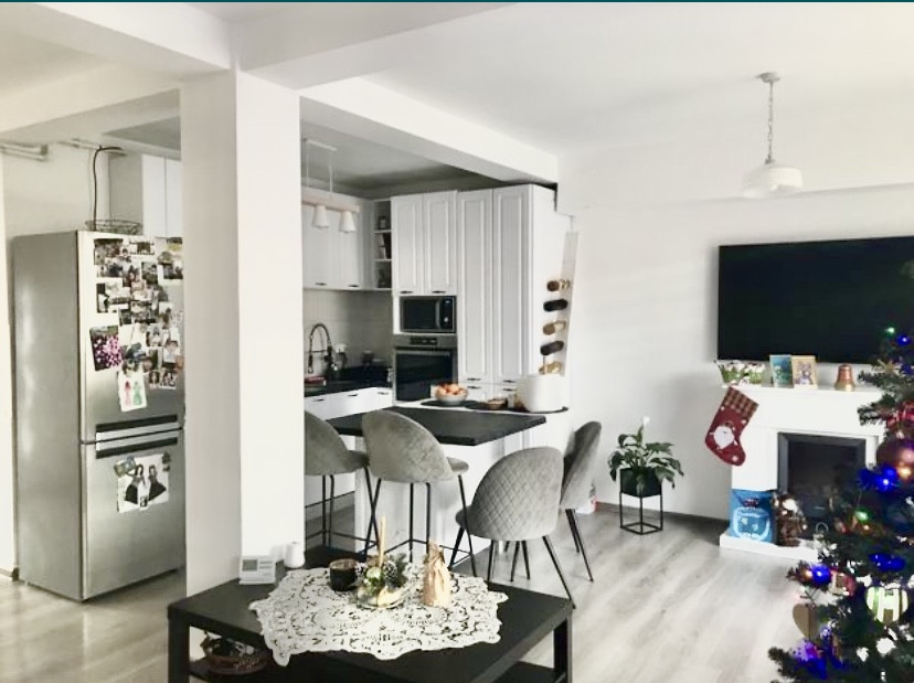 Casa superba 4 camere,  teren, terasa, 2 balcoane, zona Porii/Eroilor