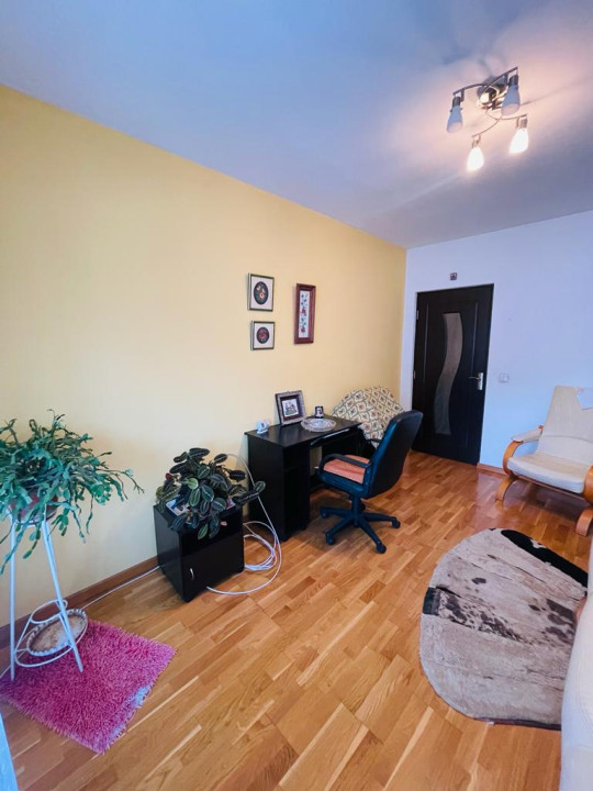 Apartament de 3 camere, 58 mp , zona Tauti