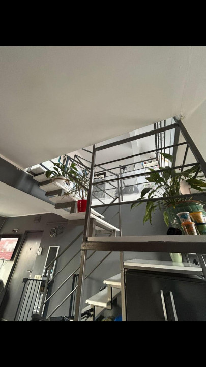 Apartament cu 3 camere si scara interioara+ parcare inclusa