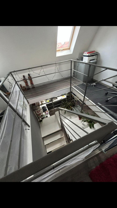 Apartament cu 3 camere si scara interioara+ parcare inclusa