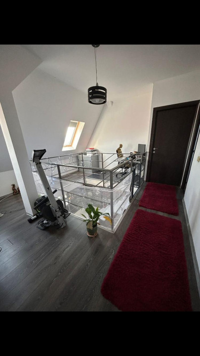 Apartament cu 3 camere si scara interioara+ parcare inclusa