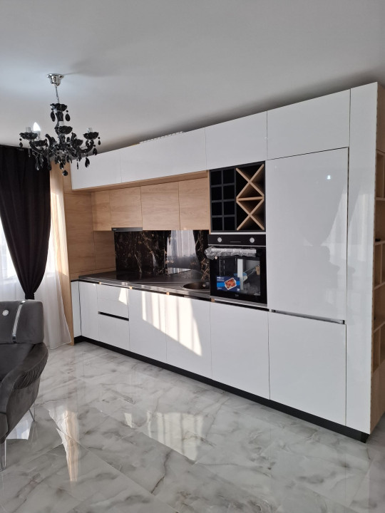Apartament cu 3 camere decomandate